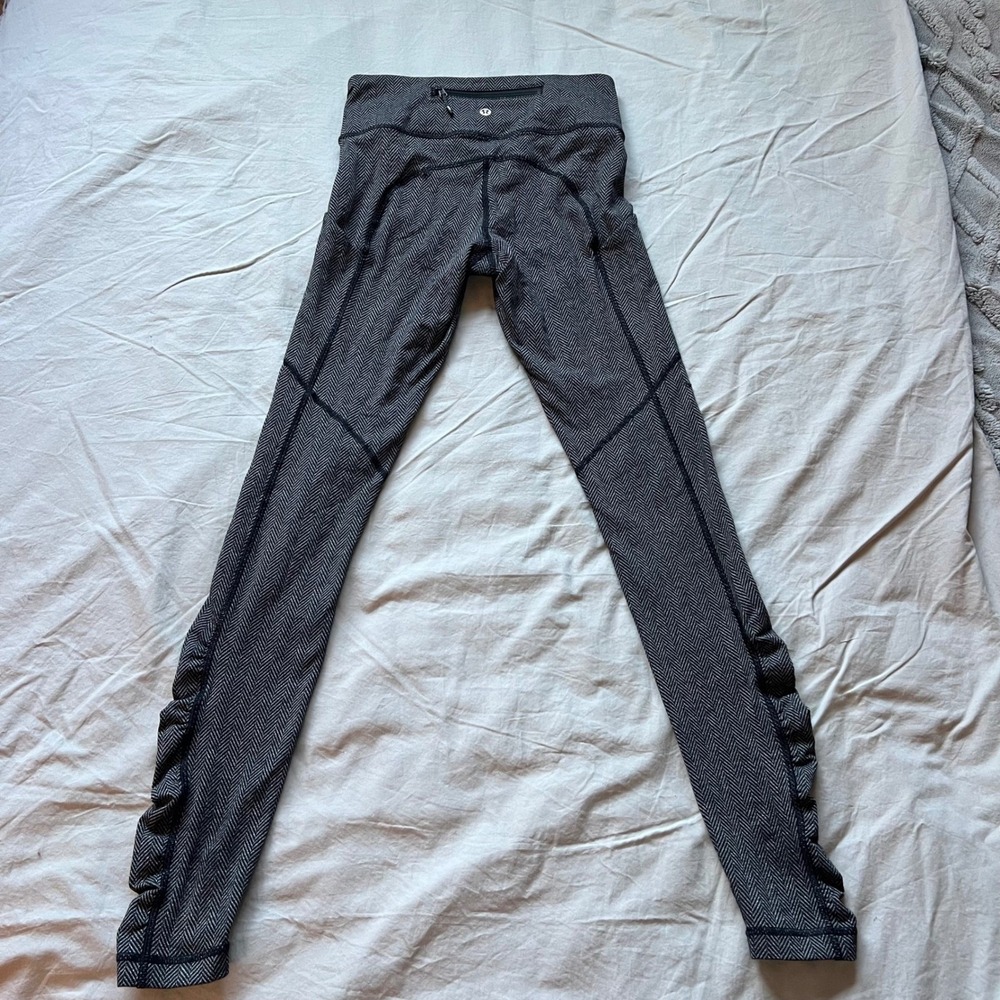 LULULEMON Athletica Women Size 4 Leggings Black Gray Herringbone Activewear Yoga